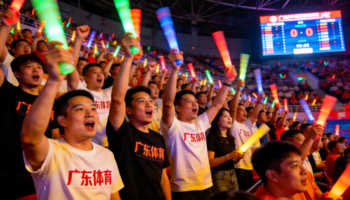广东体育频道比赛现场观众欢呼场景